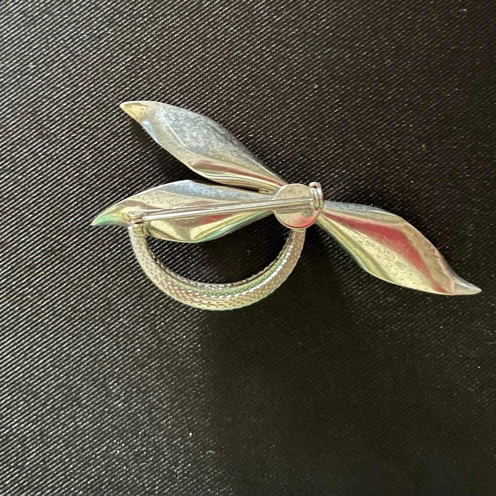 Elegant Silver Leaf Ring